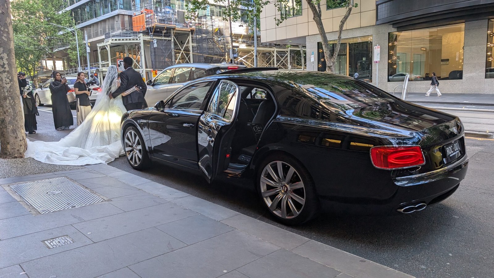 iChauffeur Melbourne Rolls Royce Luxury Chauffeur
